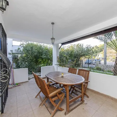 Separate With Garden And Terrace In Bodrum غومْبيت